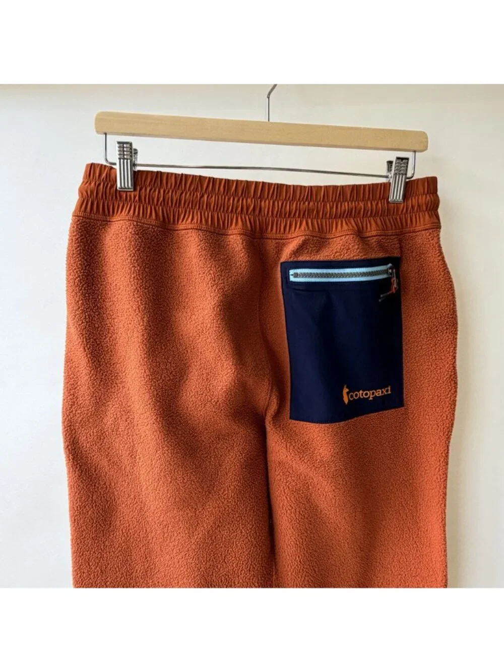 Cotopaxi Abrazo Orange Fleece Jogger Pants Men’s Size S M84